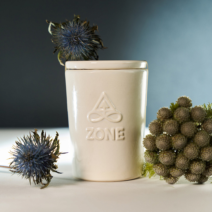 картинка Свеча в керамике Zone Interior Line "OH" магазин EMPIRE ZONE  картинка Свеча в керамике Zone Interior Line "OH" от магазина EMPIRE ZONE